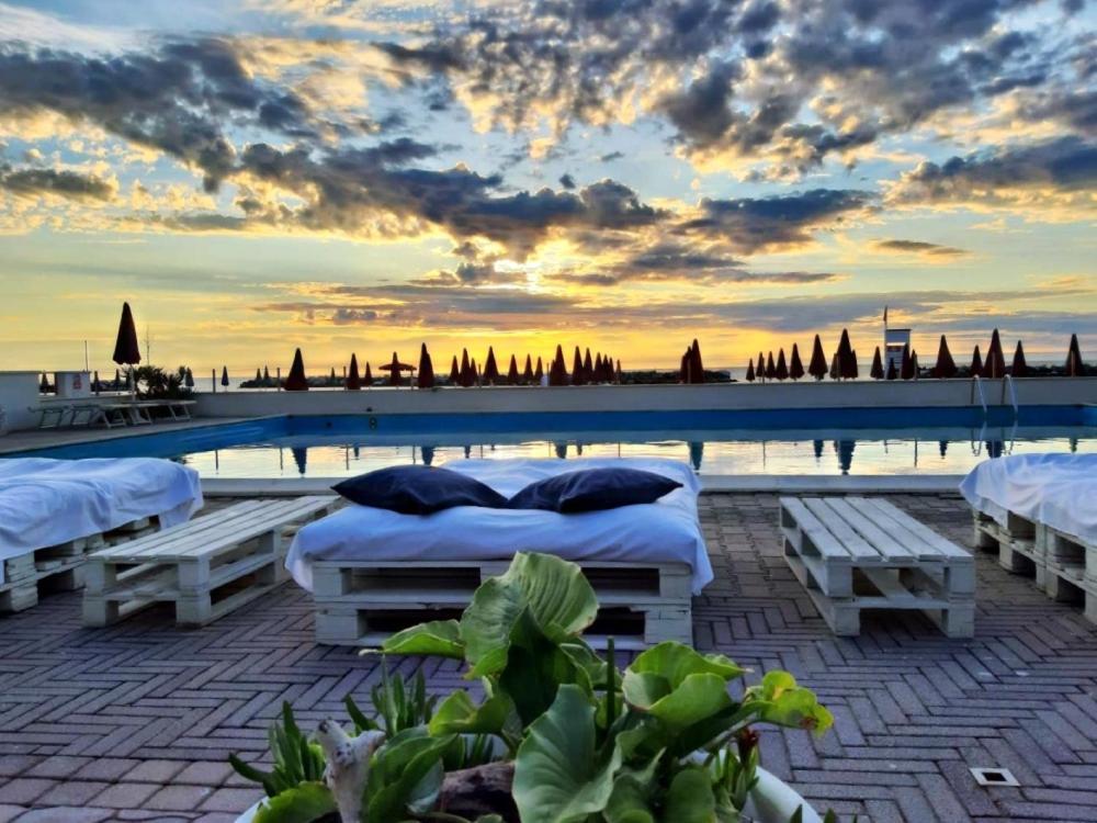 Hotel Classic - Azzurro Club Лидо-ди-Савио Экстерьер фото