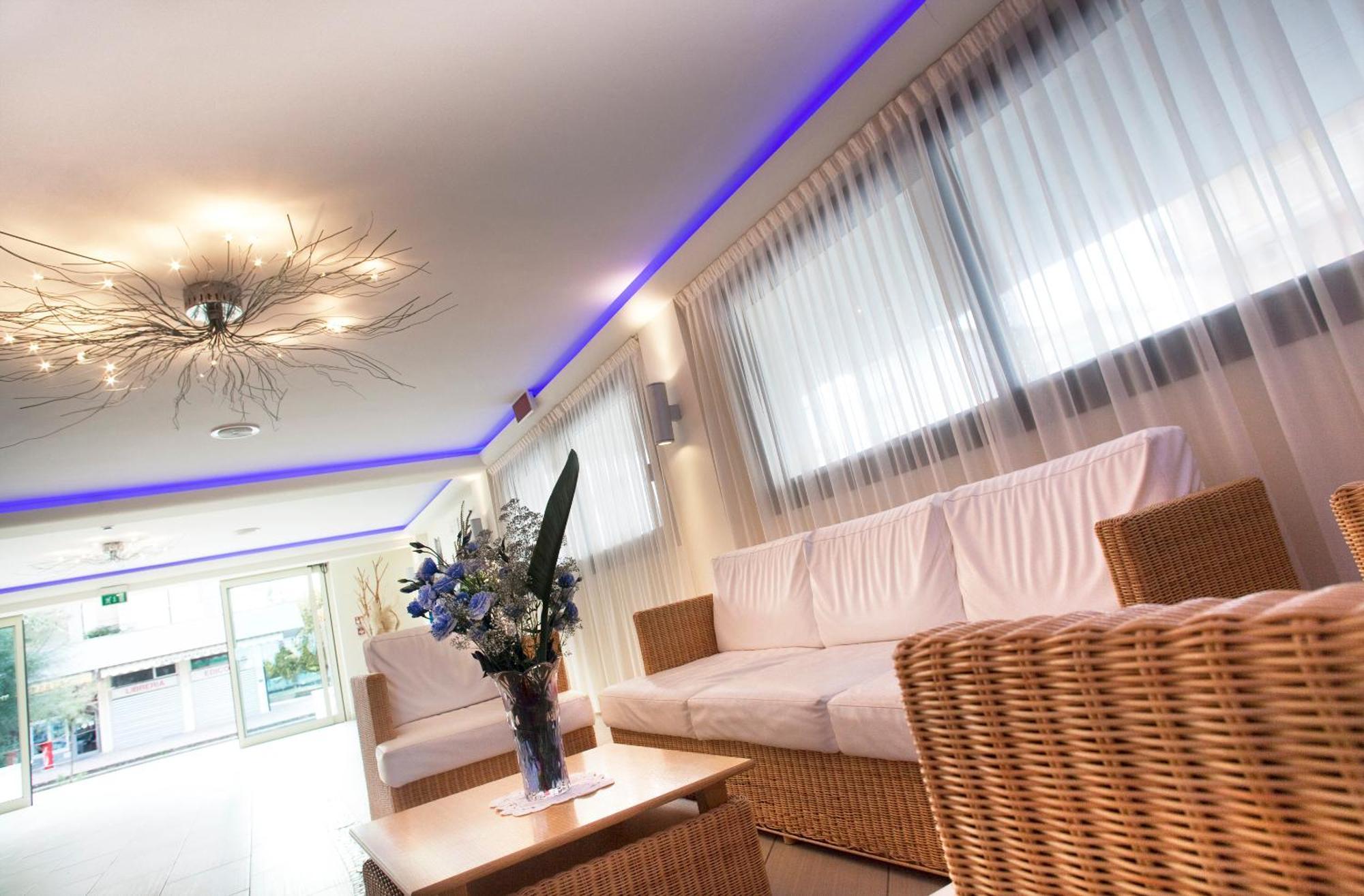 Hotel Classic - Azzurro Club Лидо-ди-Савио Экстерьер фото